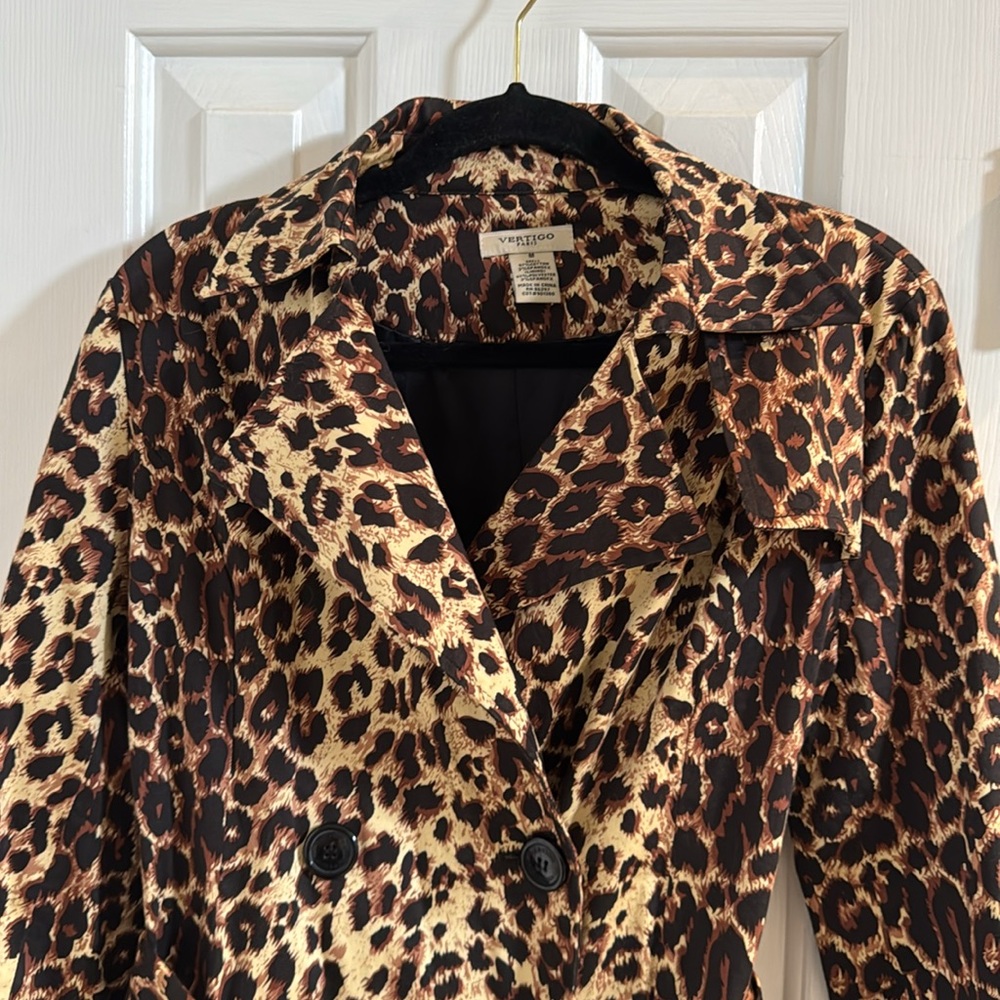 Vertigo Paris Vintage Leopard Print Double-Breasted Belted Coat - Picture 3 of 10